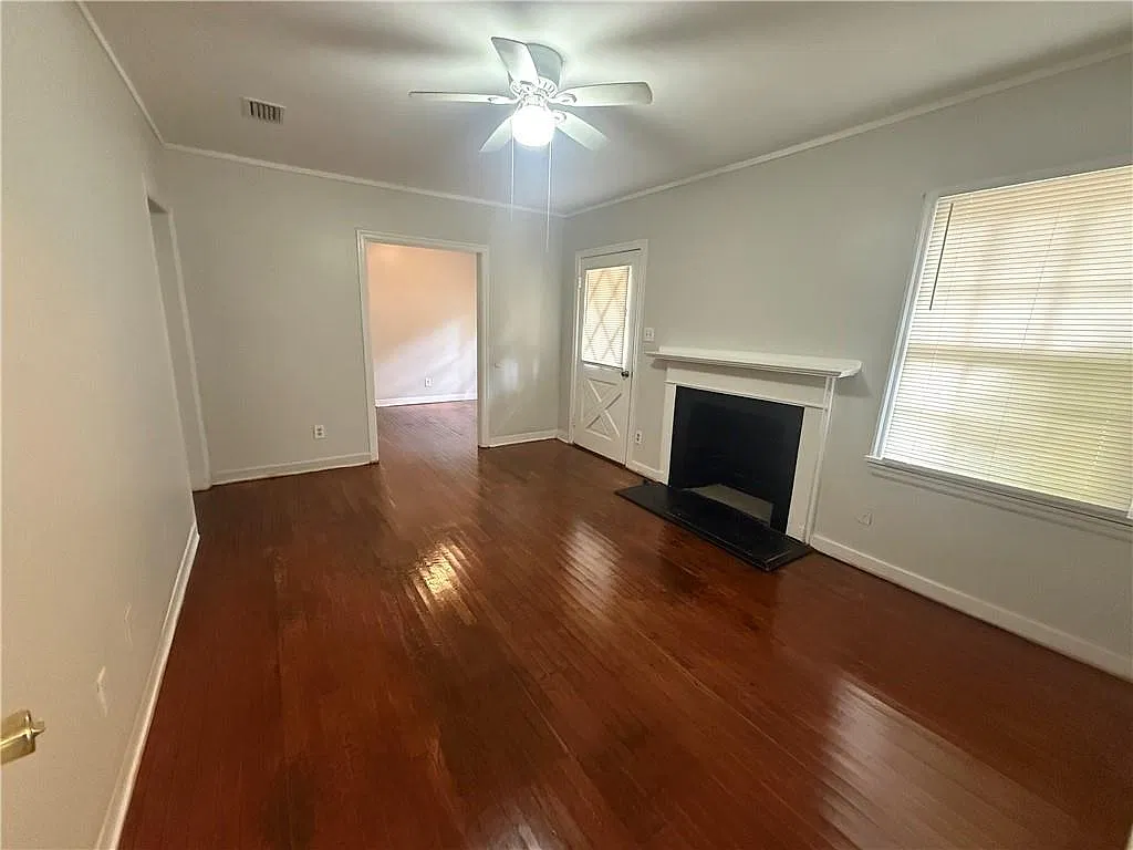 2 bed, 1.0 bath, 913 sqft, $950 — Photo 2