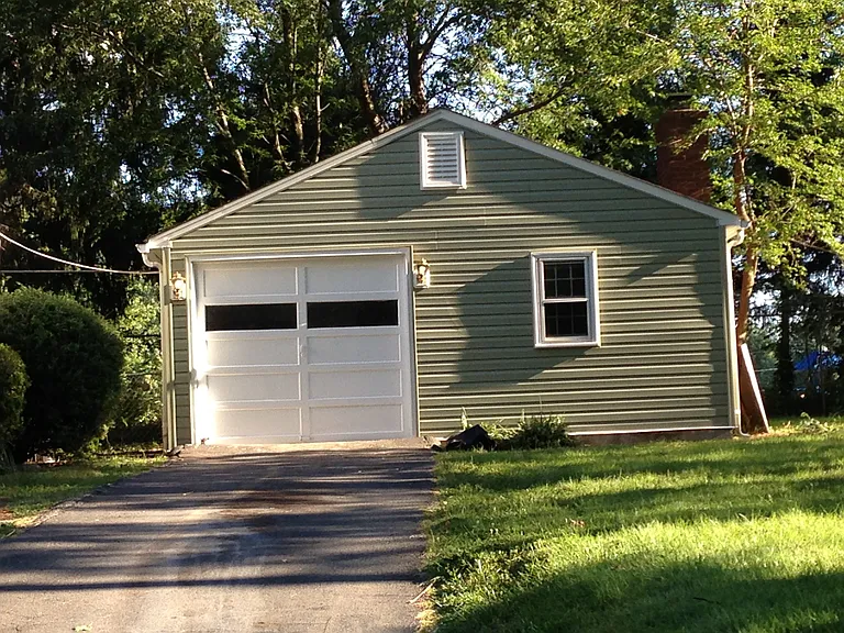 Detach Garage - front
