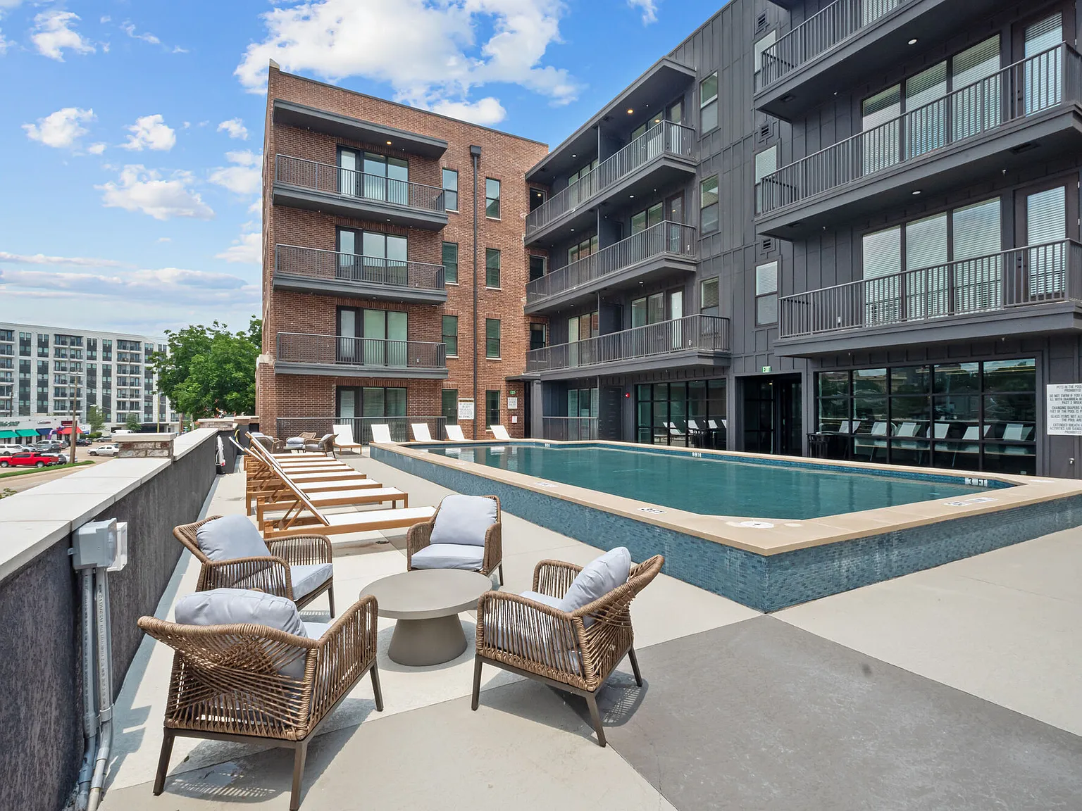 Zang Flats — Photo 2