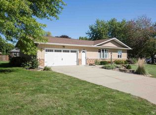 200 N 12th St, Fulton, IL 61252