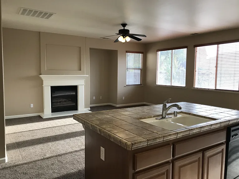 1235 Bluegrass Ct — Photo 14
