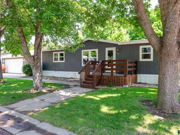 702 N Bobwhite Pl, Sioux Falls, SD 57107