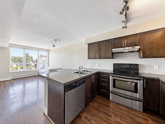 5th image of 2008 Bayswater St #306