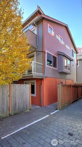 2342 44th Avenue SW #A, Seattle, WA, 98116