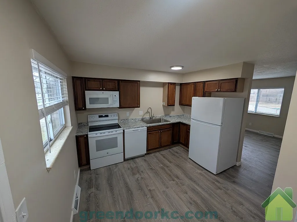 Building Photo - 501 Scott Ave #D