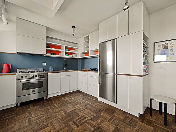 5th image of 209 Clinton Ave APT 14B