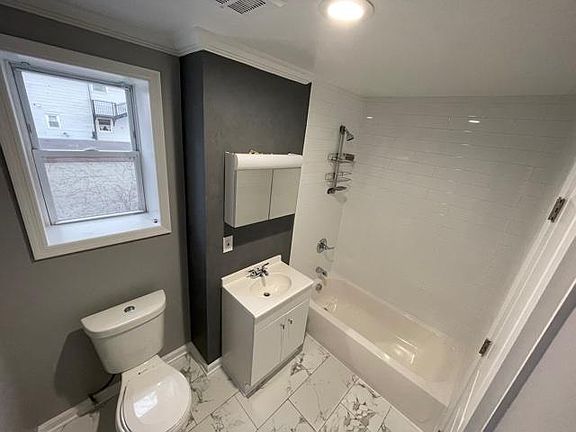 4th image of 25 Belmont Ave Floor 2