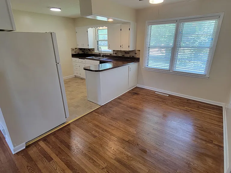 2145 Mitchell St — Photo 14