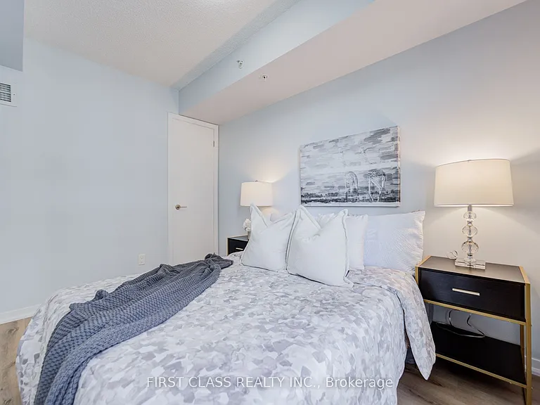 68 Abell St #527 — Photo 28