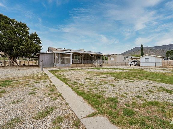 3rd image of 8119 Tamarisk Rd