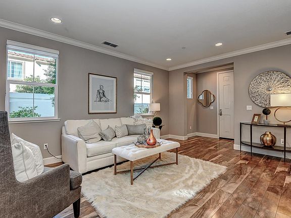 2nd image of 468 La Scena Pl