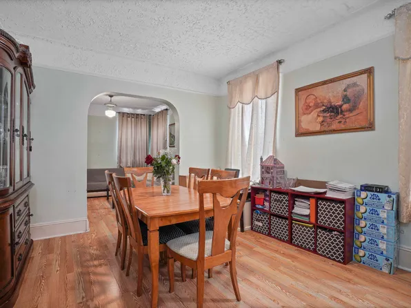 60-46 Putnam Avenue image 8 of 47