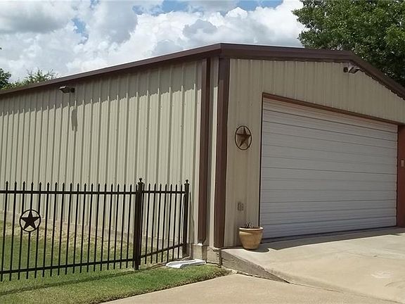 2nd image of 903 Rock Creek Dr