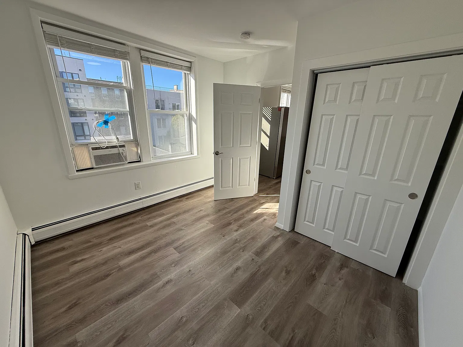 3 bed, 1000 sqft, $5,000 — Photo 4
