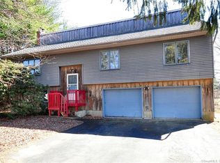 8 Broadleaf Cir, Windsor, CT 06095