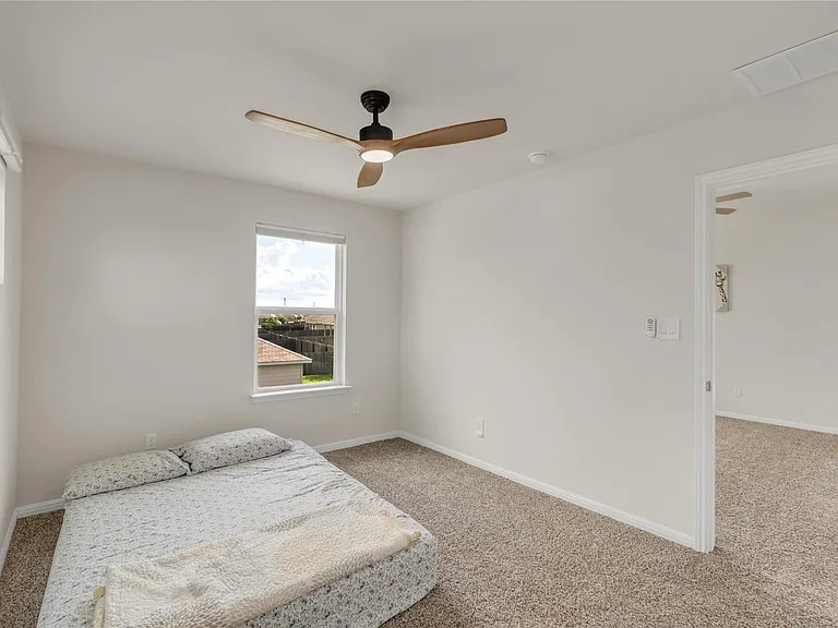 223 Balsam St — Photo 26