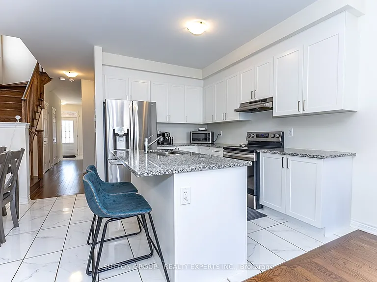 130 Ice Palace Cres — Photo 12