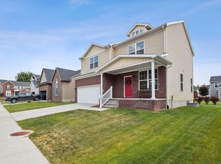 199 Crystal Wood Cir, Howell, MI