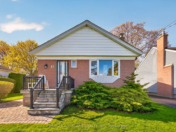 9 Martindale Rd, Toronto, ON M1M 2B6