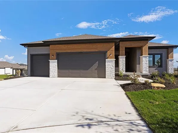 11275 S Gleason Rd, Olathe, KS 66061