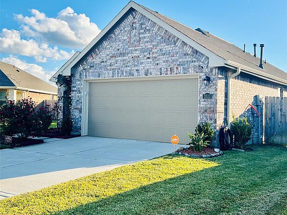 2nd image of 3511 Hickory Ct
