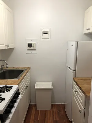 Rented by Compass | media 7