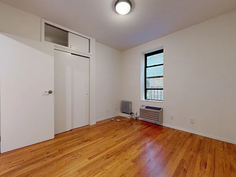 240 Waverly Pl #21 — Photo 8
