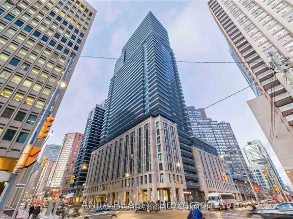 955 Bay St, Toronto, ON