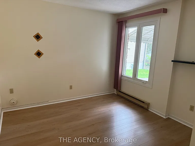 323 Waratah Ave — Photo 28
