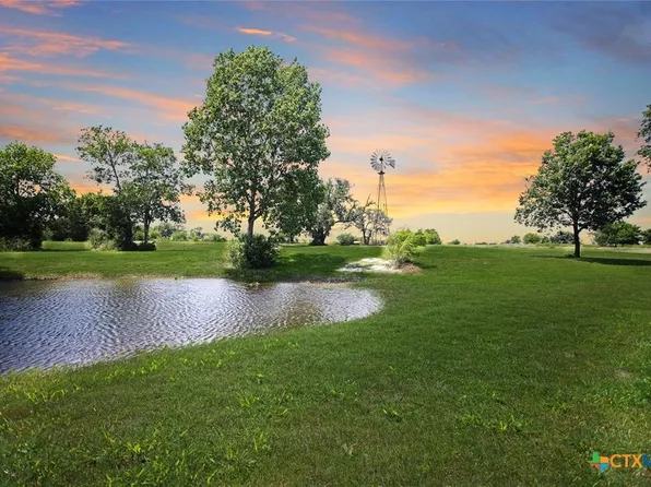 322 County Road 180a, Hallettsville, TX 77964