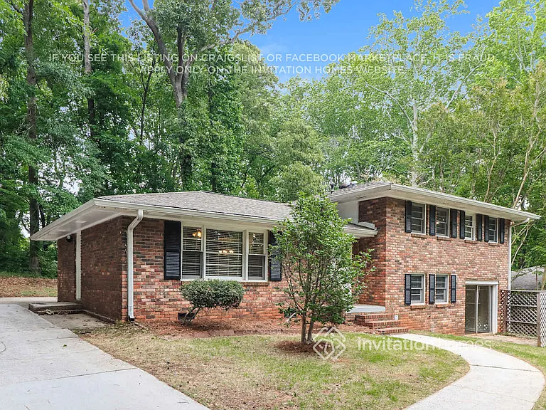 1398 Yates Ave — Photo 5