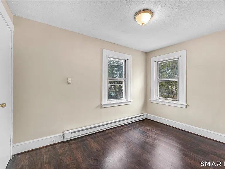 128-130 Sisson St #2 — Photo 13