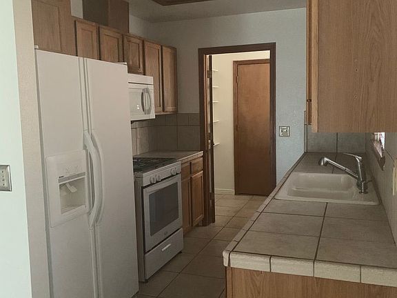 3rd image of 2763 Country Club Dr