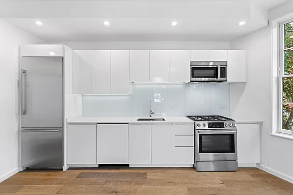 Rented by Compass | media 23