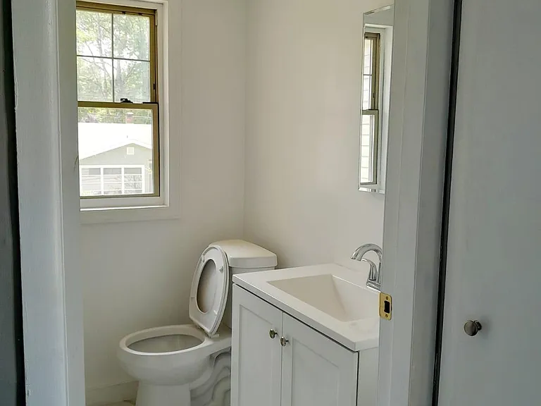 230 Albermarle St — Photo 7