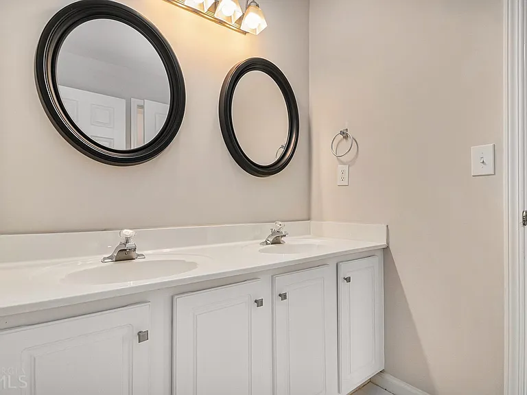 592 Kenion Forest Way — Photo 20