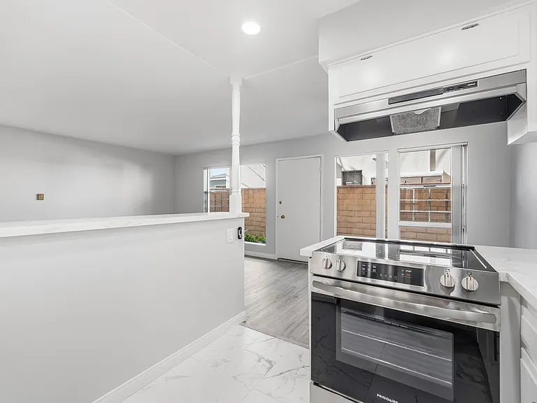 115 Redondo Ave #3 — Photo 11