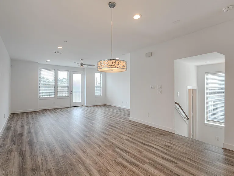 18736 B Centro Main St — Photo 11