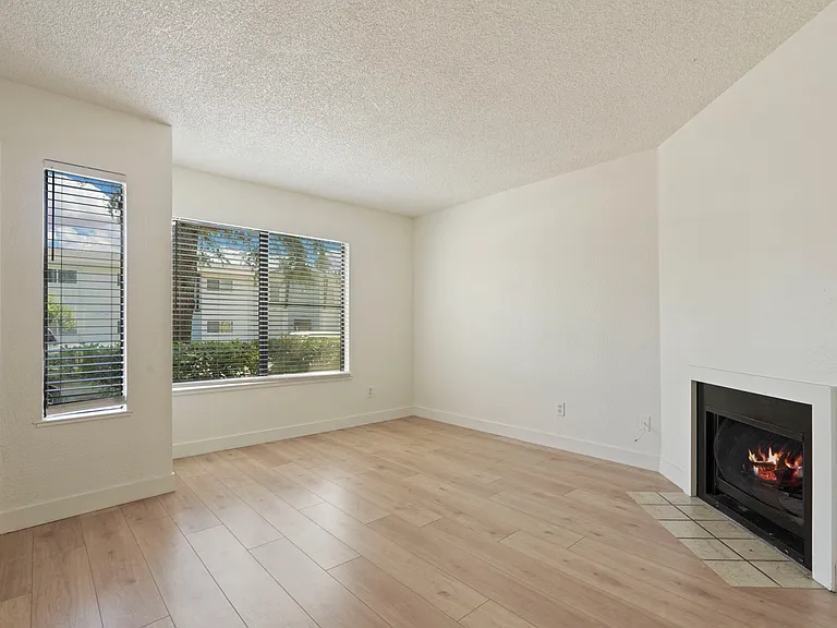 Elevate Apartments — Photo 31