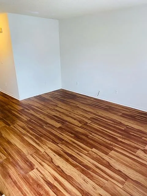 105 Toby Cir — Photo 4