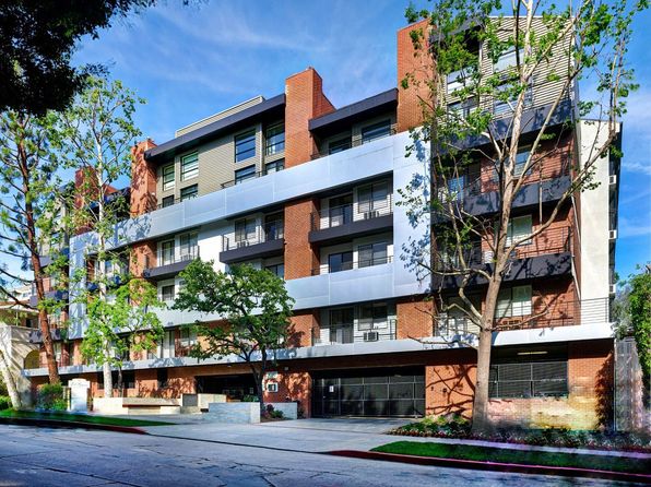 1030 Tiverton Ave APT 202