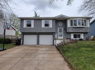 6124 NW 11th St, Lincoln, NE 68521