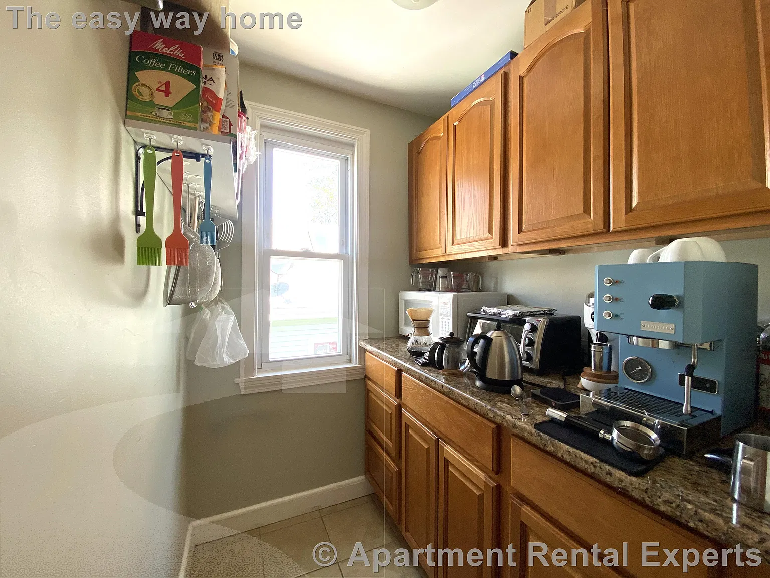3 bed, 900 sqft, $3,300 — Photo 2