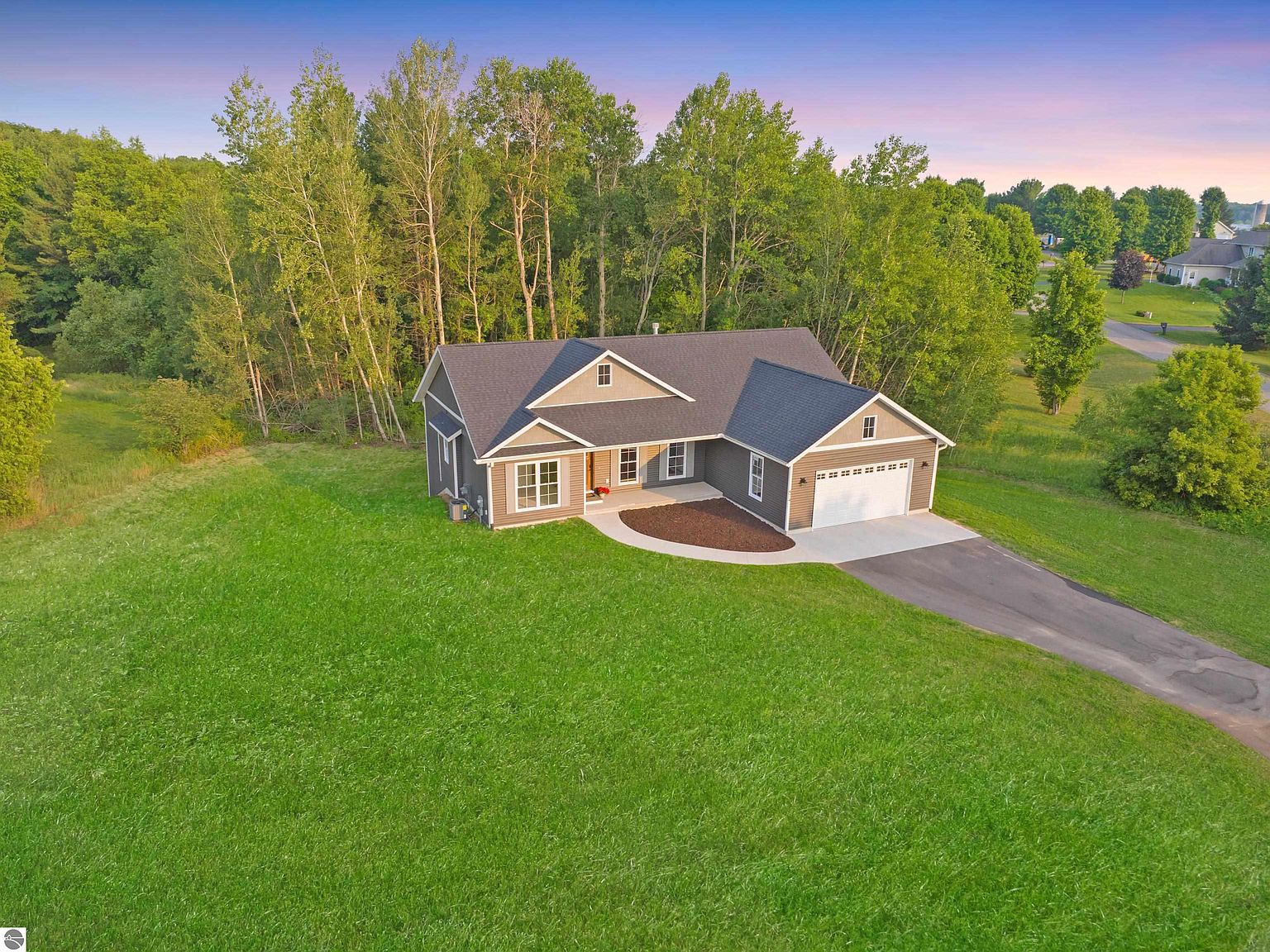 874 Shamrock Ln, Traverse City, MI 49696 Zillow
