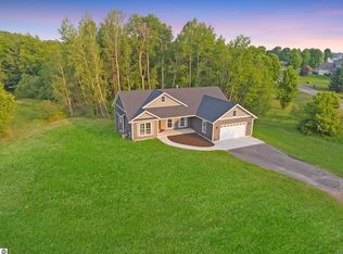 874 Shamrock Ln, Traverse City, MI