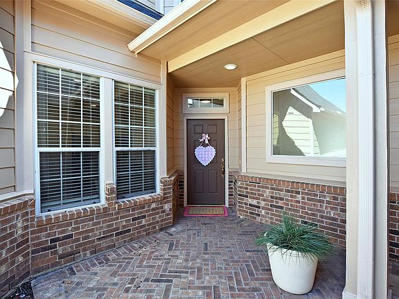 2nd image of 8814 Silent Willow Ln