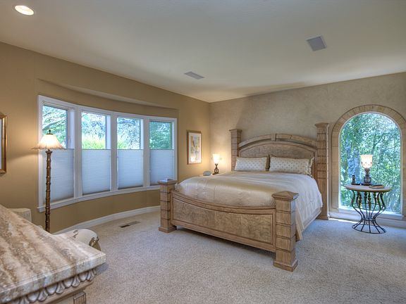 ELEGANT MASTER SUITE