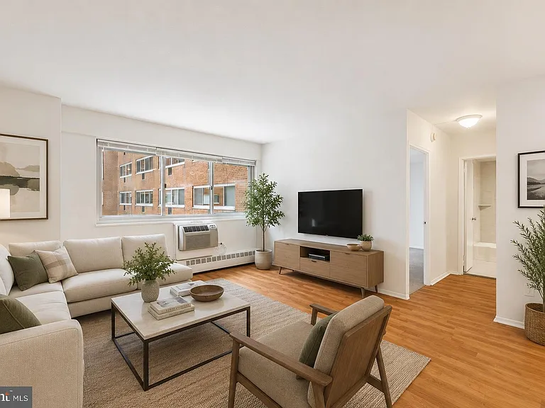 2101 Chestnut St #721-R — Photo 1