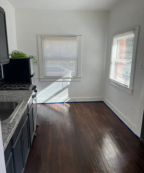1018 Brown St #B — Photo 4