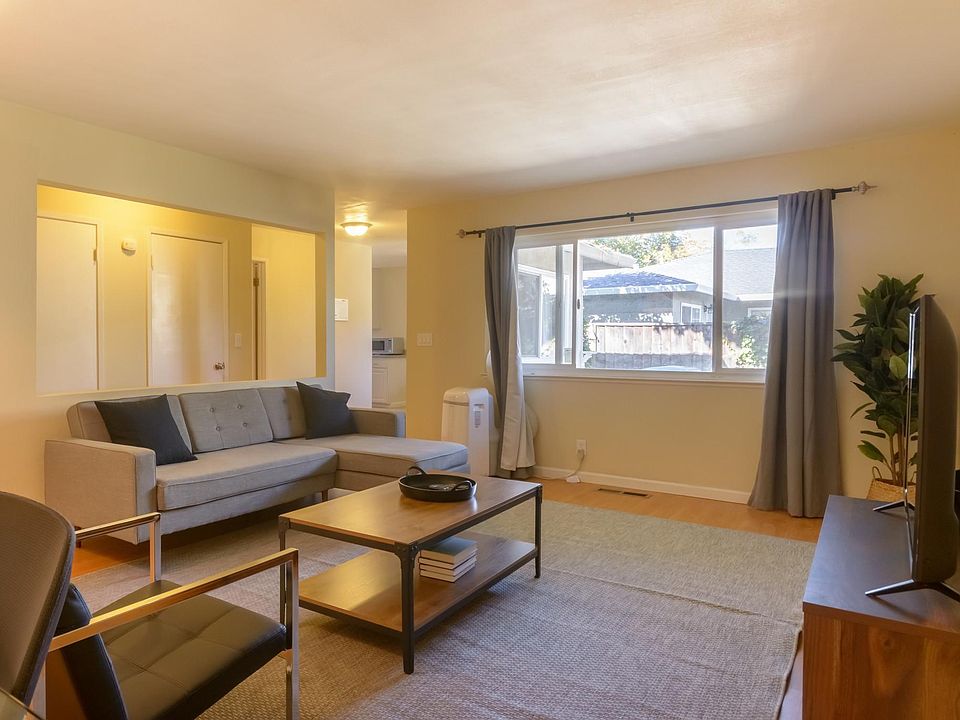 1st image of 879 Bing Dr APT 1